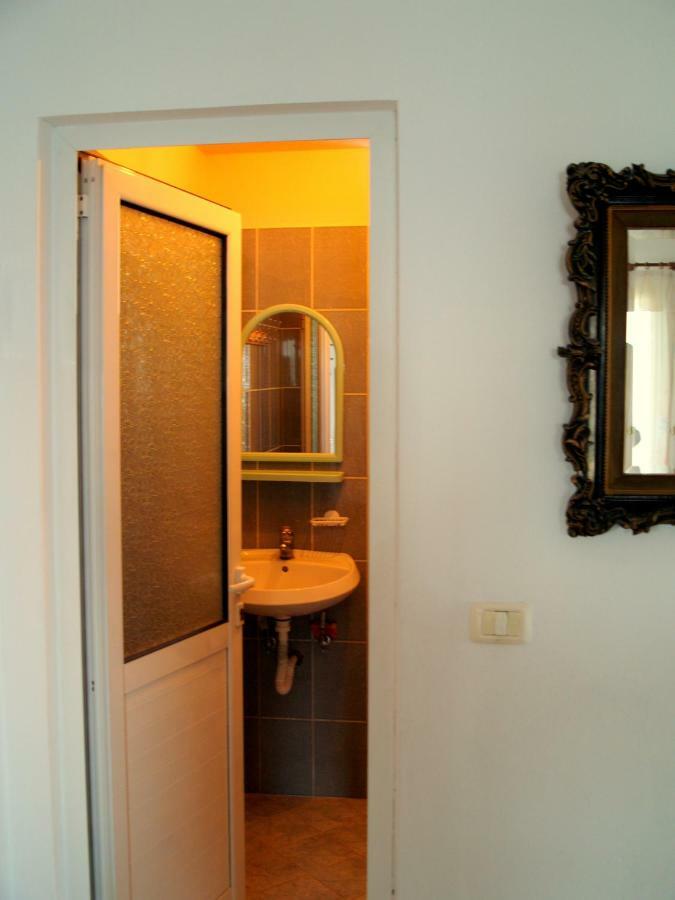 Q Bay Apartments Qeparo Cameră foto